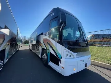 2017 MCI J4500