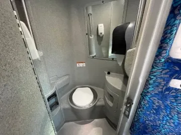 2017 MCI J4500