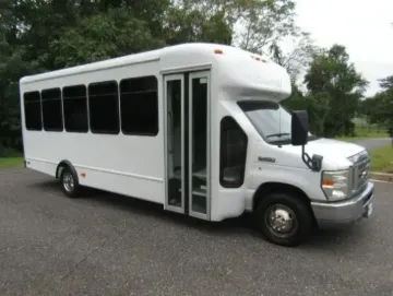 2012 Ford E450 Shuttle Bus
