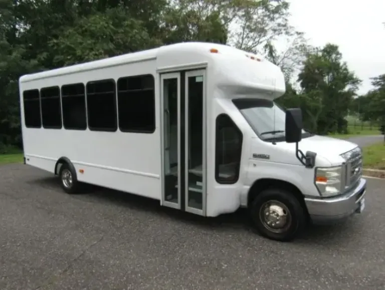 2012 Ford E450 Shuttle Bus