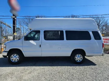 Picture of 2013 Ford E350 Super Duty ADA Shuttle Bus