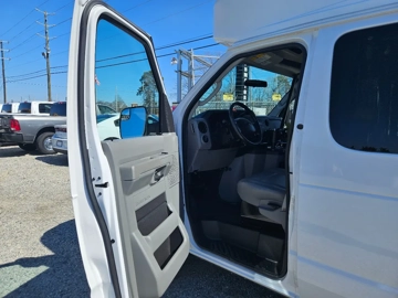 Picture of 2013 Ford E350 Super Duty ADA Shuttle Bus