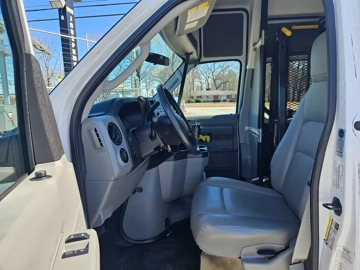 Picture of 2013 Ford E350 Super Duty ADA Shuttle Bus
