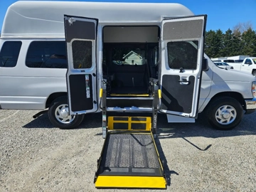 Picture of 2013 Ford E350 Super Duty ADA Shuttle Bus