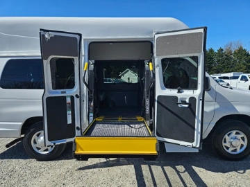 Picture of 2013 Ford E350 Super Duty ADA Shuttle Bus