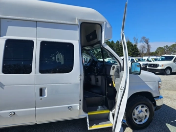 Picture of 2013 Ford E350 Super Duty ADA Shuttle Bus
