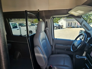Picture of 2013 Ford E350 Super Duty ADA Shuttle Bus