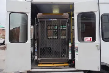 2017 Ford E-450 Shuttle Bus | 14-Passenger | 33,000 Miles