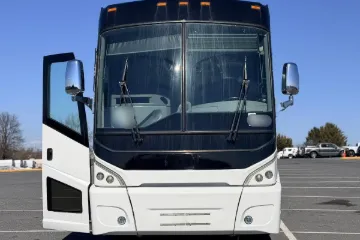 Picture of 2015 MCI J4500 56P Coach Bus