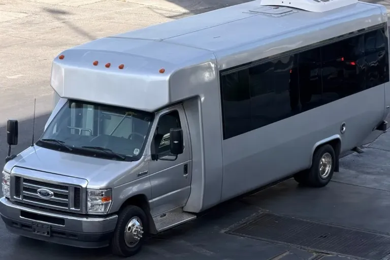 Picture of 2023 Ford E-450 Diamond 24P