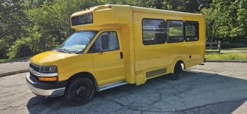 Picture of 2014 Chevrolet 4500 Shuttle Bus