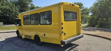 Picture of 2014 Chevrolet 4500 Shuttle Bus