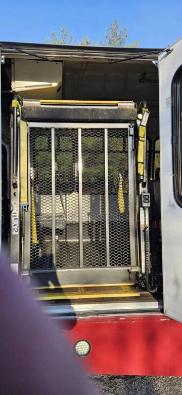 Picture of 2014 Ford F-550 ADA Shuttle Bus