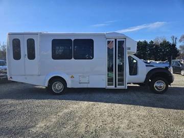 Picture of 2016 Ford F-450 SD ADA Shuttle Bus