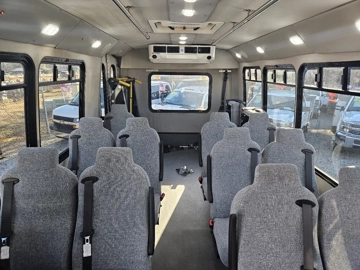 Picture of 2016 Ford F-450 SD ADA Shuttle Bus
