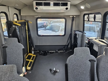 Picture of 2016 Ford F-450 SD ADA Shuttle Bus