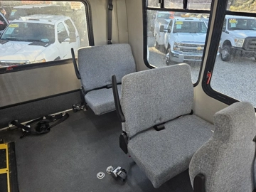 Picture of 2016 Ford F-450 SD ADA Shuttle Bus