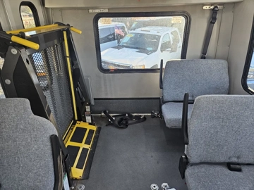 Picture of 2016 Ford F-450 SD ADA Shuttle Bus