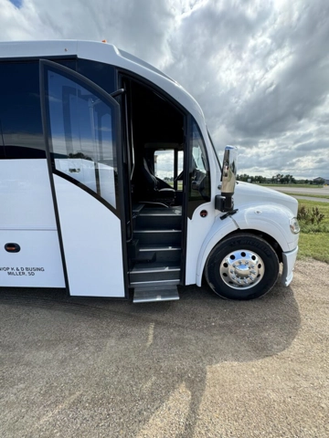 Picture of 2024 Freightliner Executive Coach Shuttle Bus