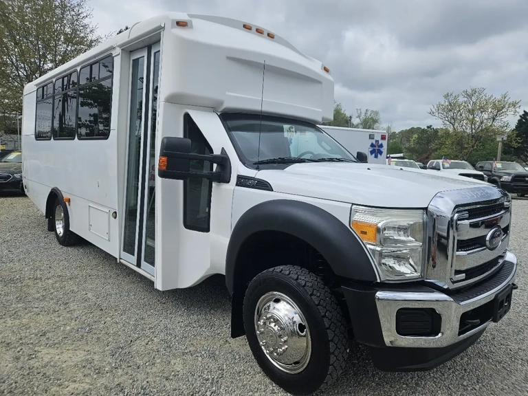 Picture of 2015 Ford F-550 Shuttle Bus