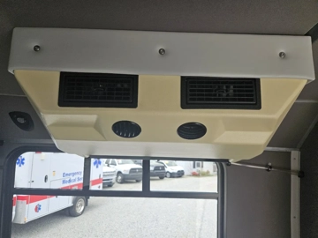 Picture of 2015 Ford F-550 Shuttle Bus