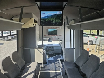 Picture of 2015 Ford F-550 Shuttle Bus