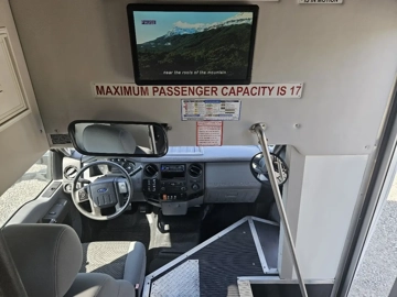 Picture of 2015 Ford F-550 Shuttle Bus