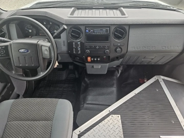 Picture of 2015 Ford F-550 Shuttle Bus