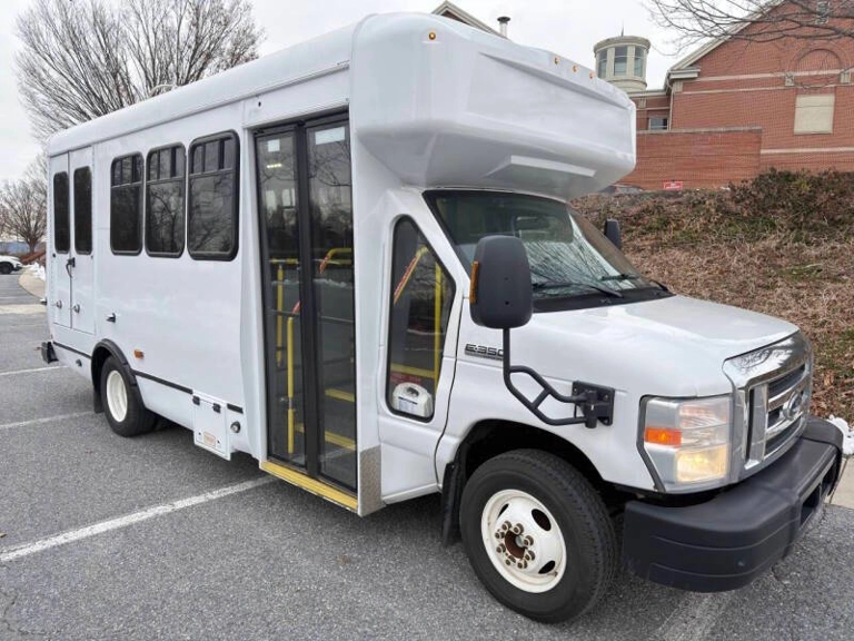 Picture of 2018 Ford E-Series E-350 SD ADA Shuttle Bus