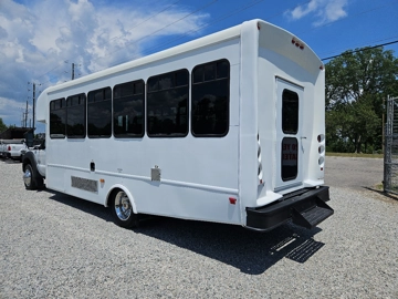 Picture of 2016 Ford F-550 Shuttle Bus