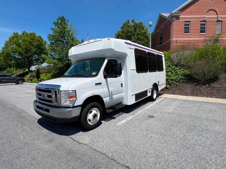 Picture of 2016 Ford E-450 SD ADA Shuttle Bus