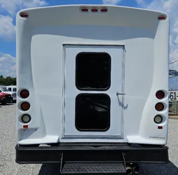 Picture of 2016 Ford F-550 Shuttle Bus