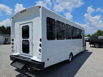 Picture of 2016 Ford F-550 Shuttle Bus