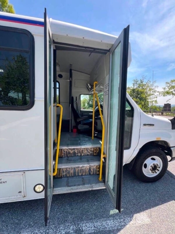 Picture of 2016 Ford E-450 SD ADA Shuttle Bus