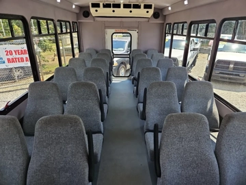 Picture of 2016 Ford F-550 Shuttle Bus