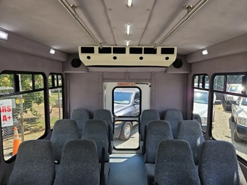 Picture of 2016 Ford F-550 Shuttle Bus