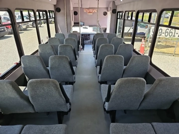 Picture of 2016 Ford F-550 Shuttle Bus