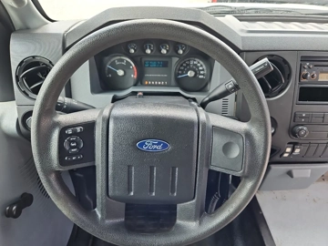 Picture of 2016 Ford F-550 Shuttle Bus