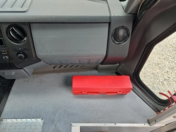 Picture of 2016 Ford F-550 Shuttle Bus