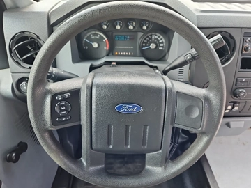 Picture of 2016 Ford F-550 Shuttle Bus