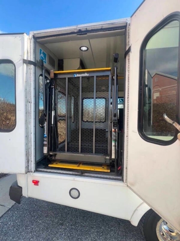 Picture of 2018 Ford E-Series E-450 SD ADA Shuttle Bus