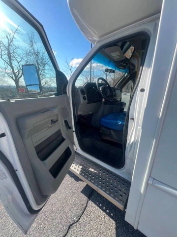 Picture of 2018 Ford E-Series E-450 SD ADA Shuttle Bus