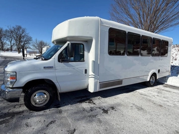 Picture of 2019 Ford E-Series E-450 Shuttle Bus