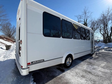 Picture of 2019 Ford E-Series E-450 Shuttle Bus