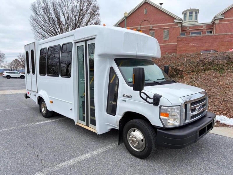 Picture of 2014 Ford E-350 SD ADA Shuttle Bus