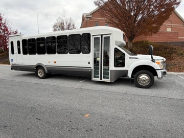 Picture of 2011 Ford F-550 Super Duty ADA Shuttle Bus