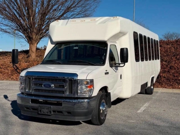 Picture of 2021 Ford E-Series E-450 SD Shuttle Bus