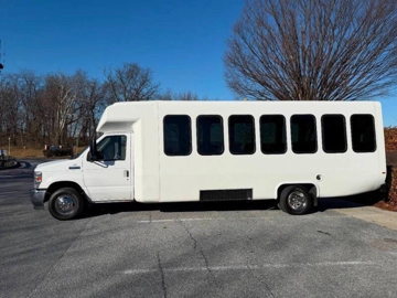 Picture of 2021 Ford E-Series E-450 SD Shuttle Bus