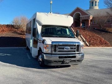Picture of 2021 Ford E-Series E-450 SD Shuttle Bus