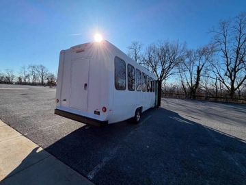 Picture of 2021 Ford E-Series E-450 SD Shuttle Bus